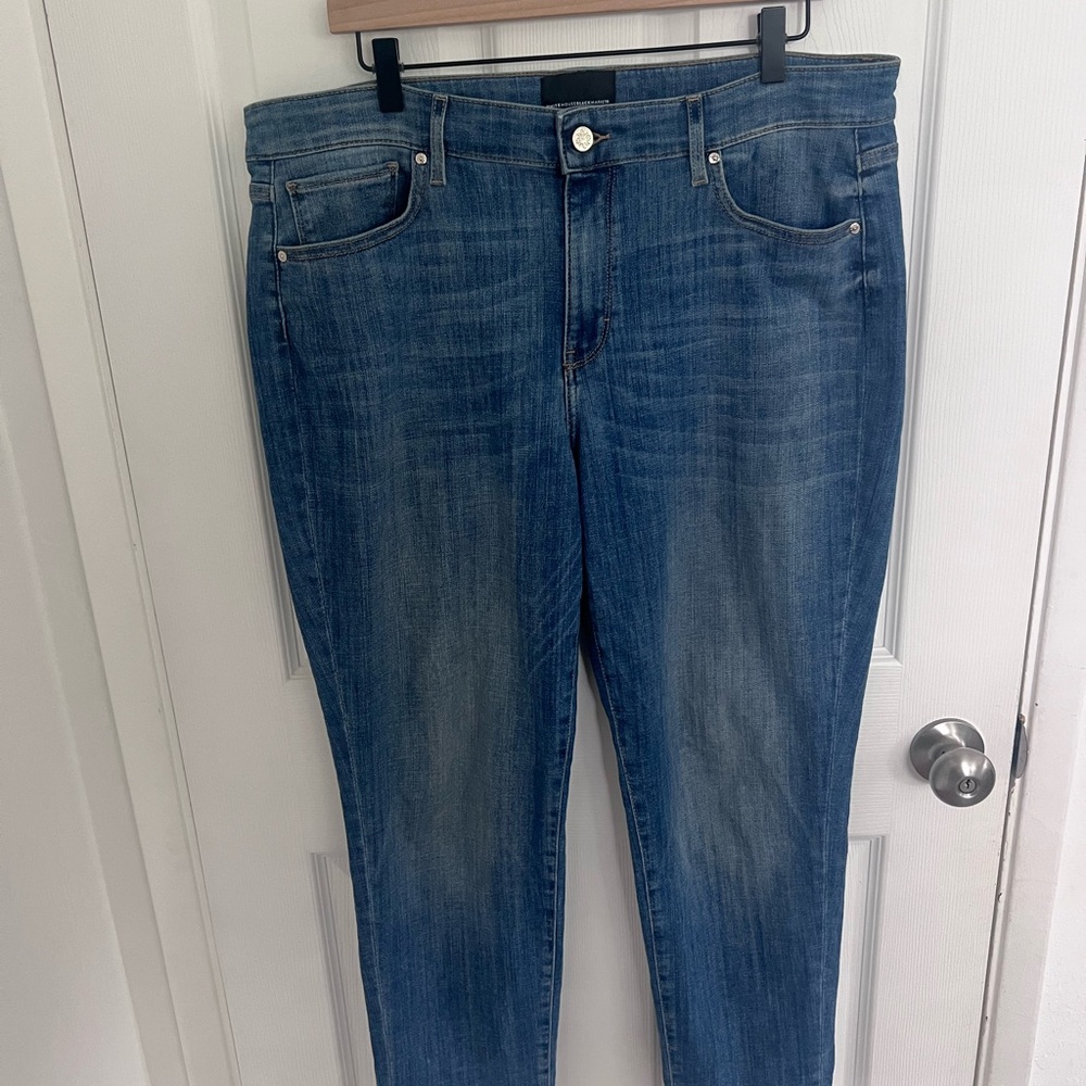White House Black Market Women's Skinny Jeans in Medium Blue Wash